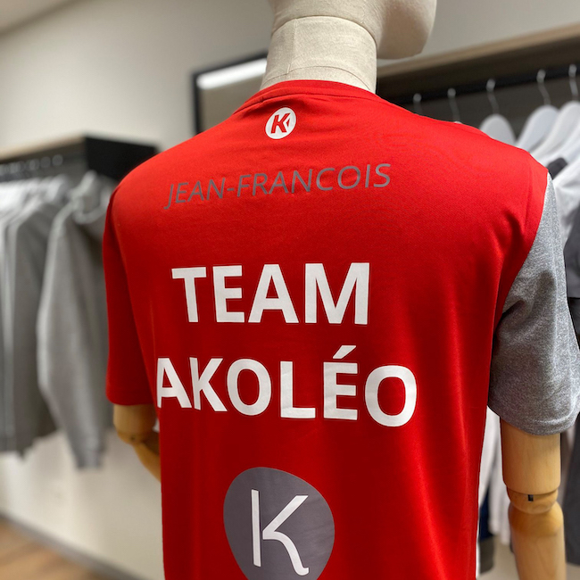 Team Akoléo - T shirt de sport personnalisé en transfert - Flocage