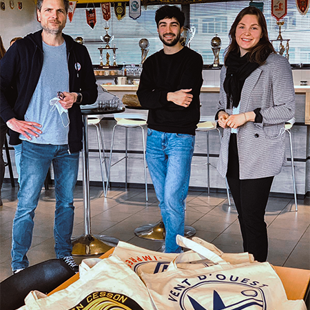 Visite des locaux du club par l'équipe de Vent d'Ouest