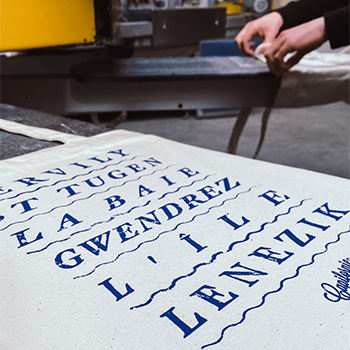 Impression de totebag en sérigraphie pour le club de sur TRSA