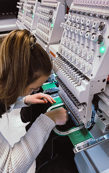 Elodie productrice en broderie