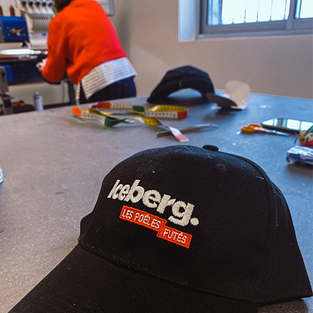 Iceberg, casquettes brodées