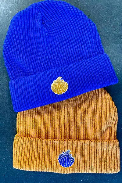 BONNETS-EN-POLYESTER-RECYCLE-PERSONNALISES-EN-BRODERIE