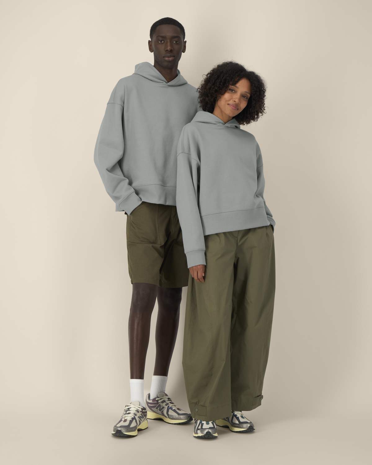 Sweat-shirt Voicer à capuche coupe ample unisexe en coton recyclé